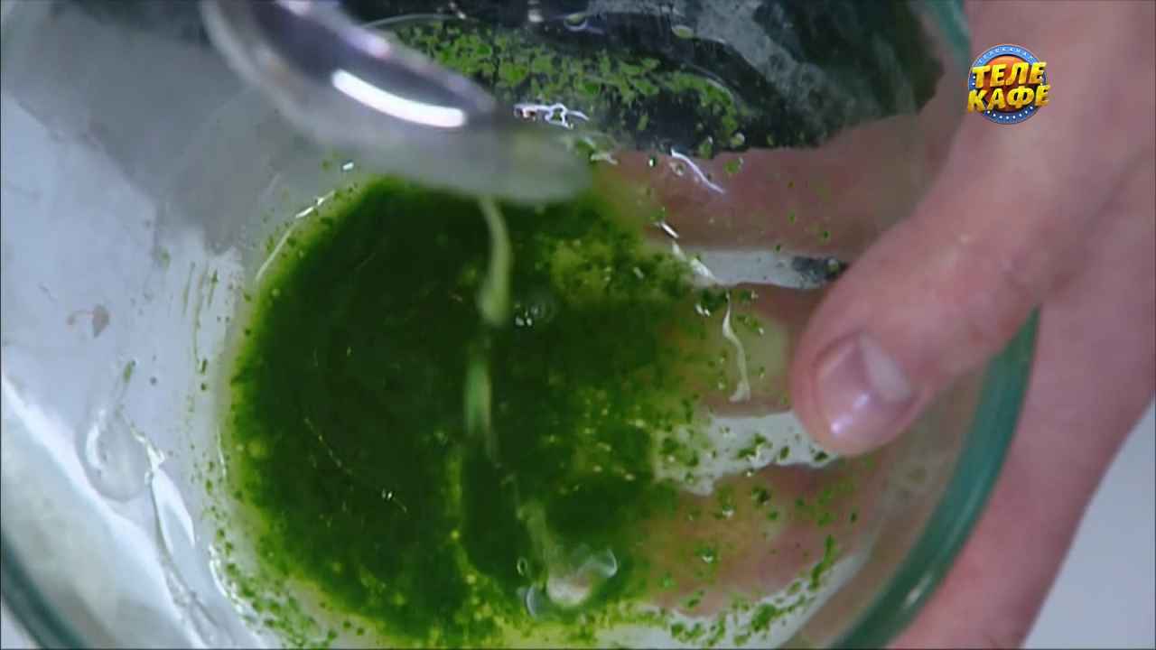 Зелёное масло со шпинатом и базиликом