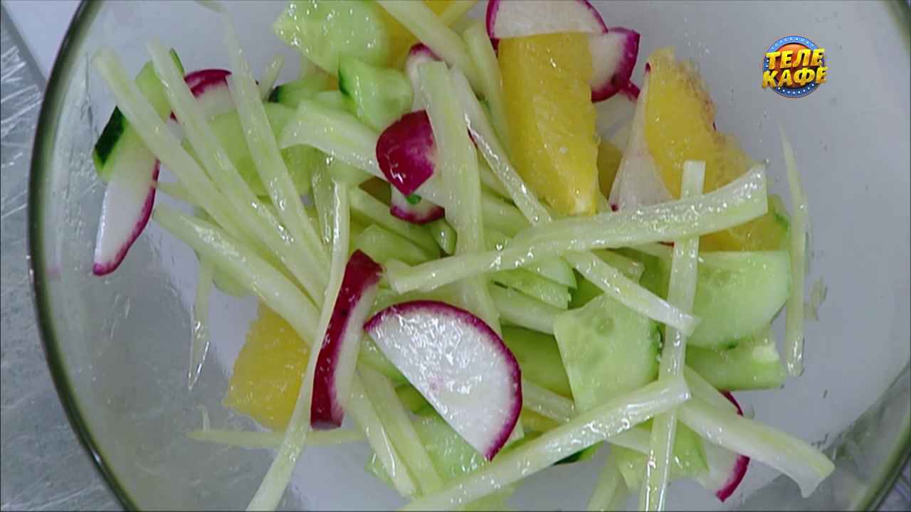 Салат из фенхеля и редиса