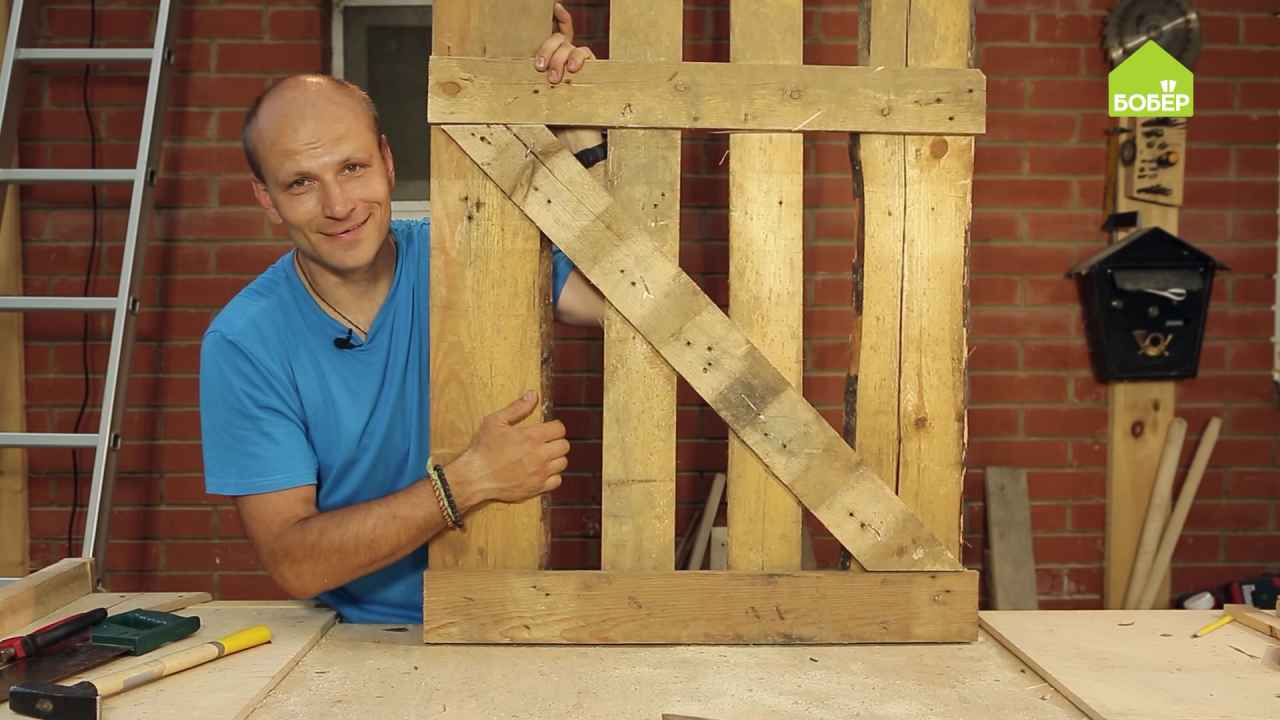 Как сделать деревянную дверь более прочной