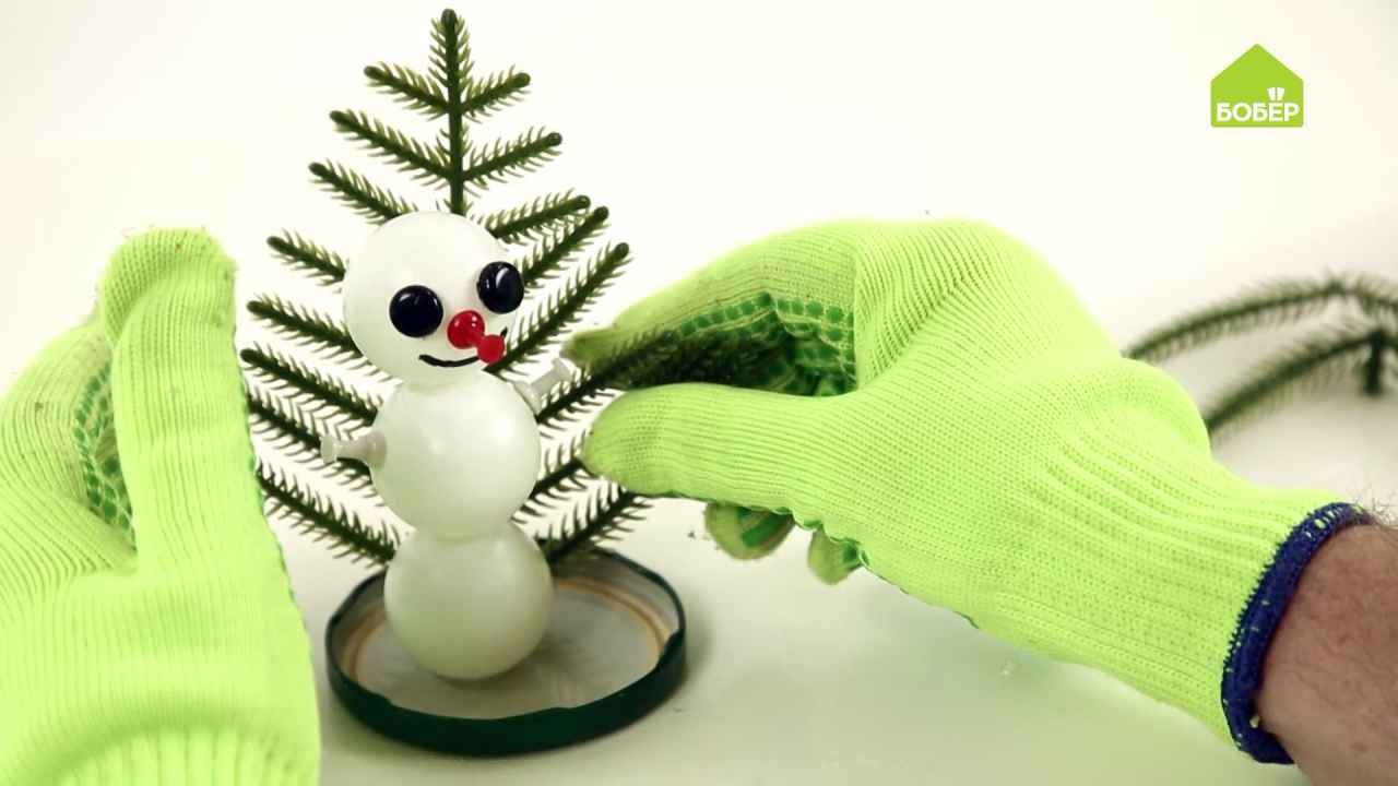 Новогодняя композиция «Снеговик в банке»