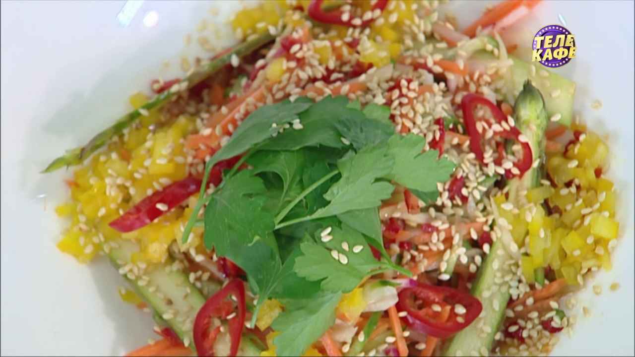Хрустящий салат из свежих овощей