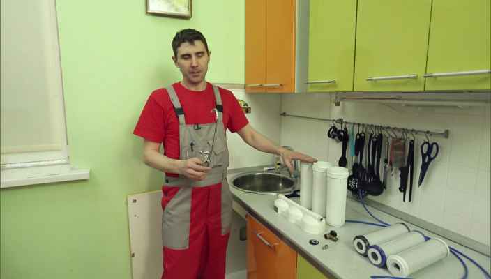 Установка фильтра с краном для питьевой воды
