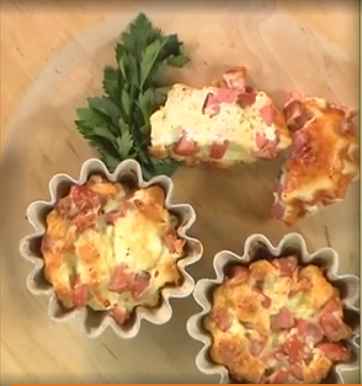 Сырная запеканка с сосисками