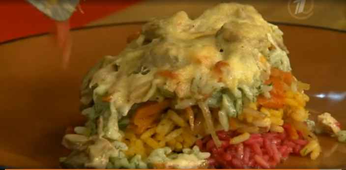 Трёхцветный рис с курицей