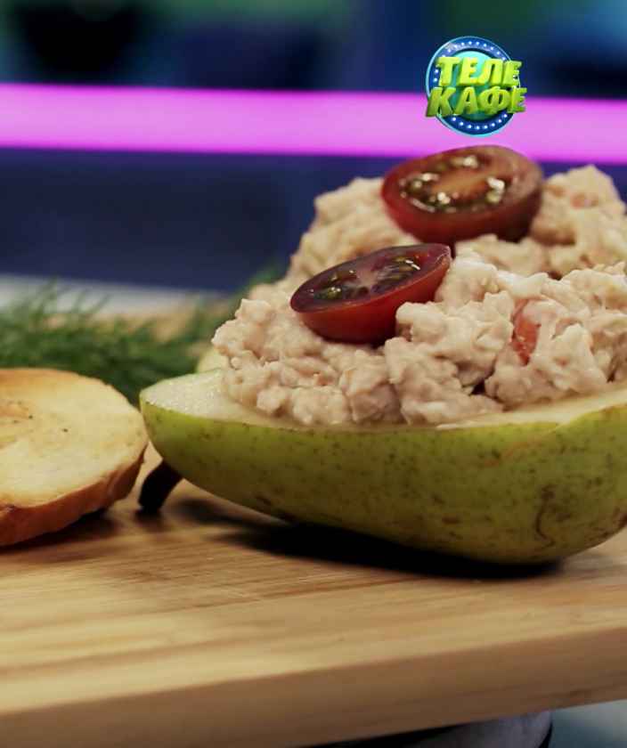 Закуска из печени трески с грушей
