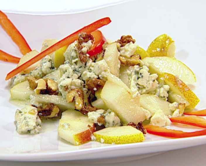 Салат с грушей и сыром