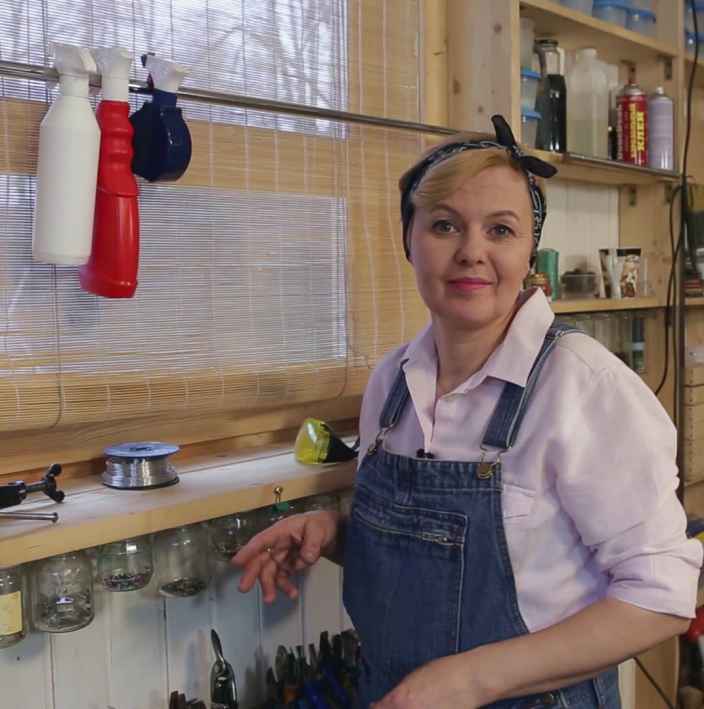 Вешалка для спреев