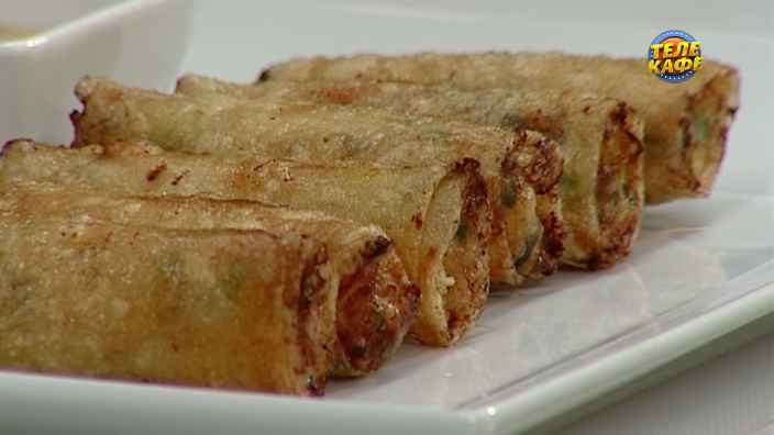 Нэм Га — блинчики, фаршированные курицей, креветками и овощами
