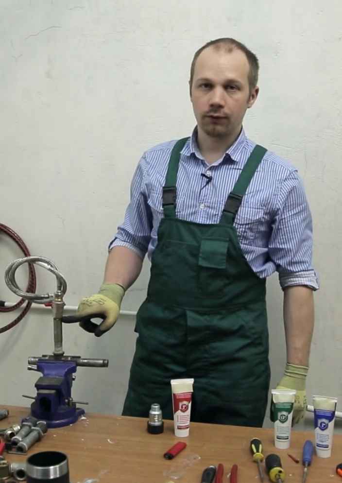 Два способа устранить течь из-под шарового крана