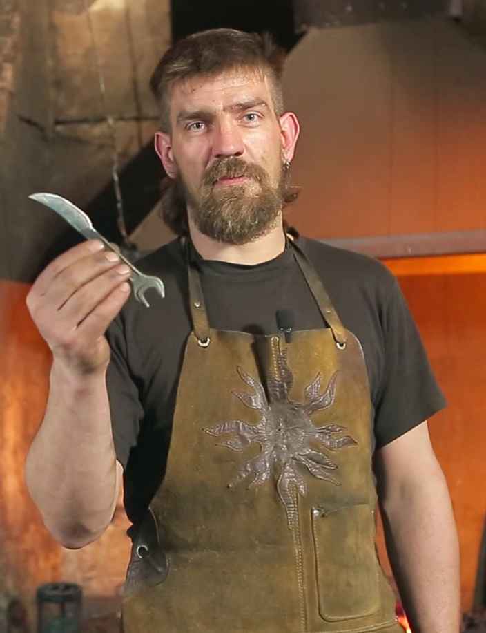 Нож из гаечного ключа