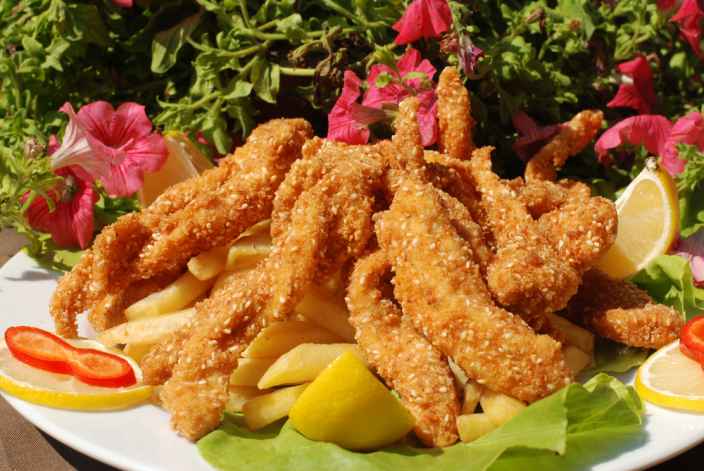 Хрустящие куриные палочки в кляре с кунжутом