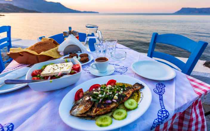 Греческая кухня: мусака, дзадзыки и «жидкое золото»