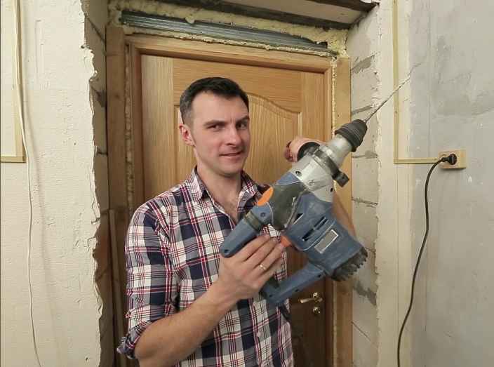 Как перенести розетку без шума и пыли