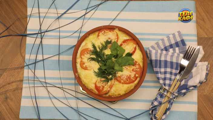 Запечённый омлет с лососем и овощами