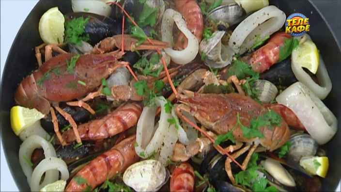 Паэлья с рыбой и морепродуктами