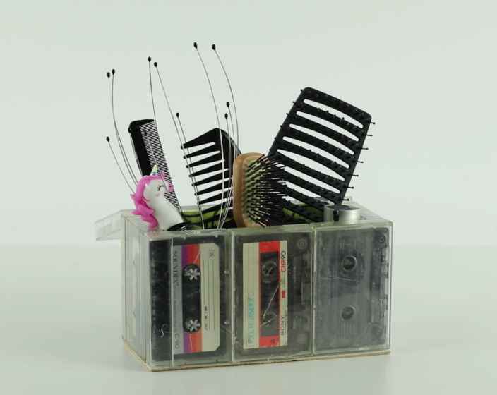 Шкатулка для мелочей из аудиокассет