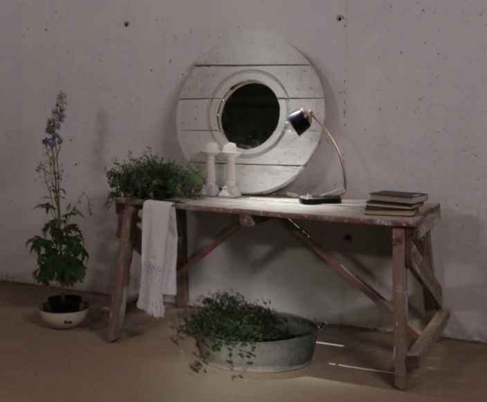 Рама для зеркала из строительной катушки