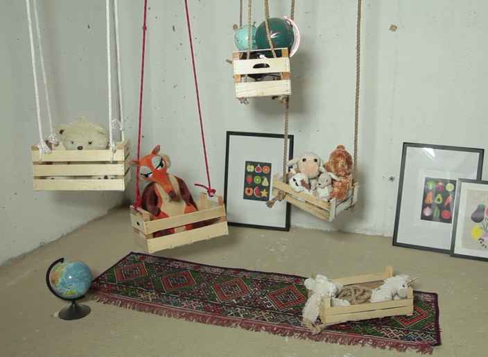Система хранения игрушек из деревянных ящиков
