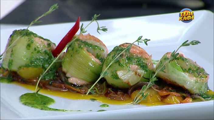 Филе лосося, фаршированное морскими гребешками