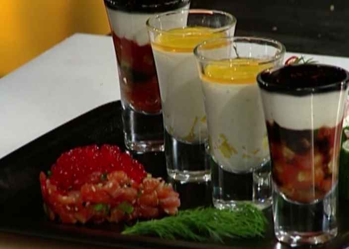 Панакота из горгонзолы с ананасом и мёдом