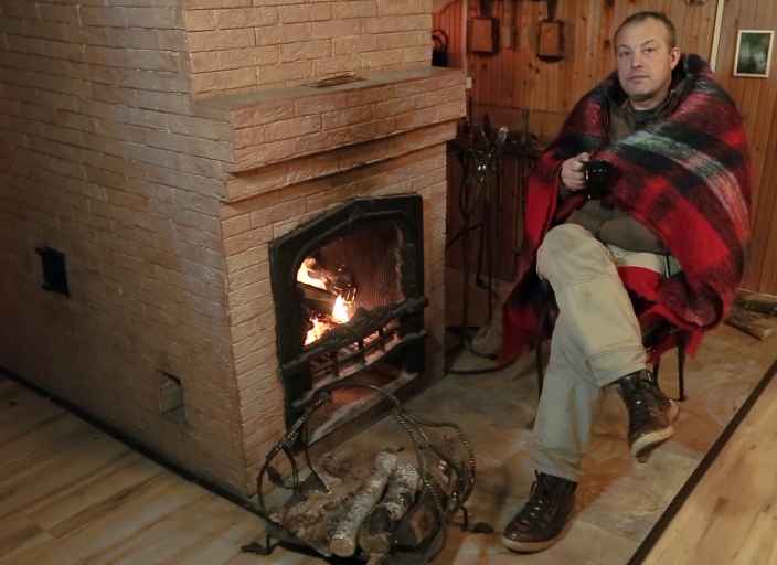 Как правильно растопить камин