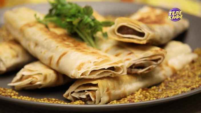 Горячая закуска из лаваша с куриной печенью и сыром