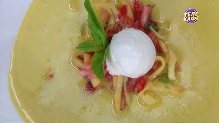 Тайский суп из манго с кокосовым молоком