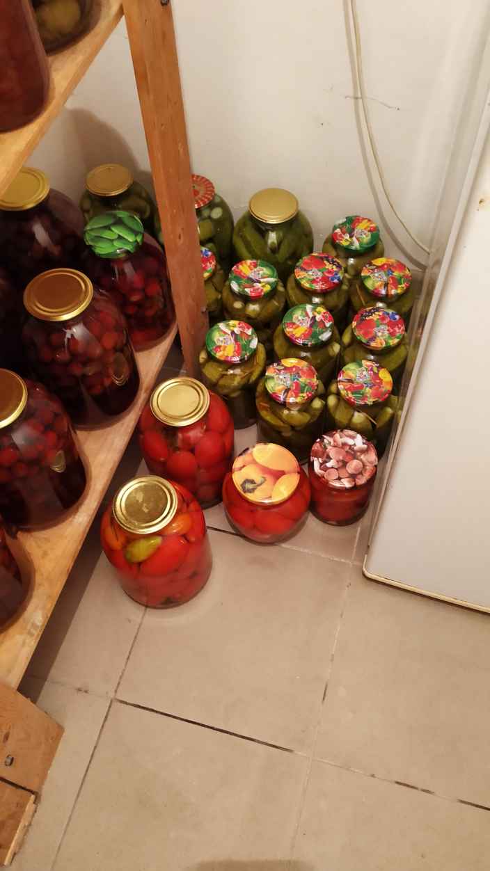 Закрома. Соленые помидоры