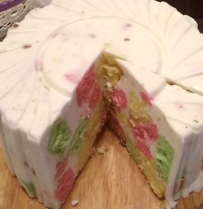 Лёгкий праздничный тортик.