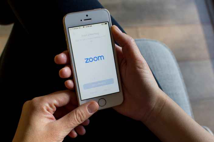 Сервис видеоконференций ZOOM оказался небезопасным для личных данных