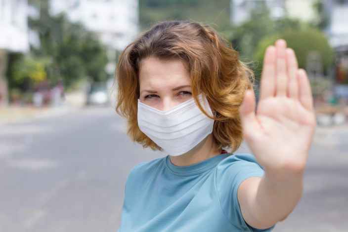 Дерматолог рассказала, какие маски не вызывают аллергию
