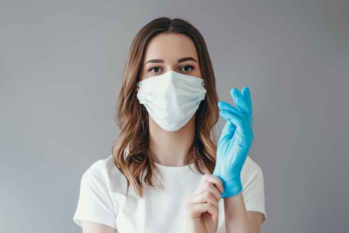 Учёный рассказал, какие перчатки лучше всего защищают от коронавируса