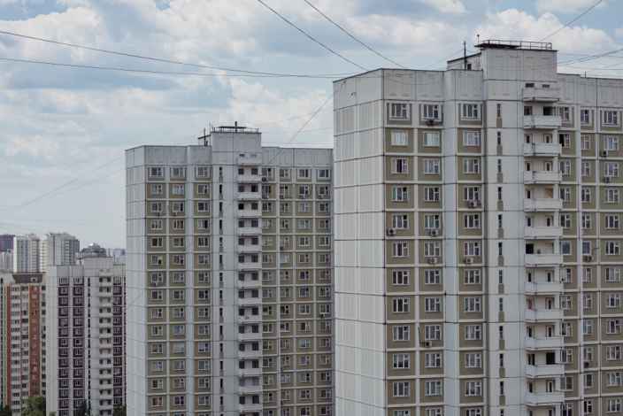 В России запретили продавать бытовую химию и мебель в жилых домах