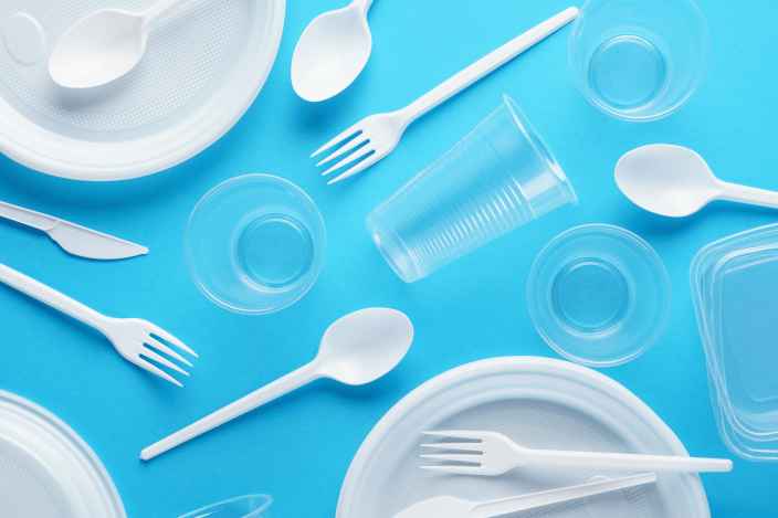 Сколько россиян готовы отказаться от пластиковой посуды