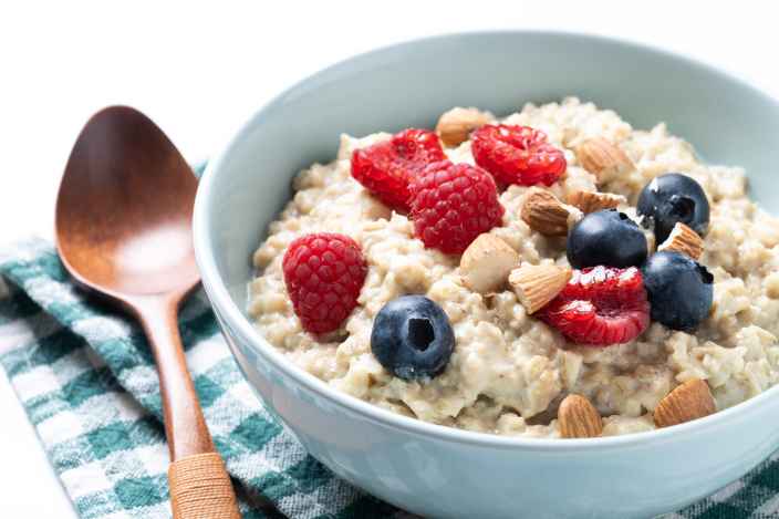 Кому нужно есть овсянку