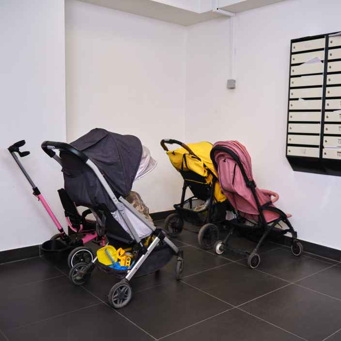 Можно ли хранить коляски в подъездах 