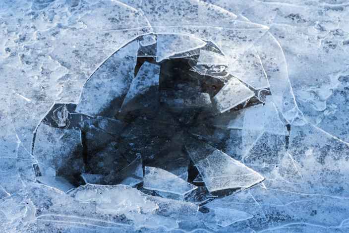 Почему лёд в марте опасен