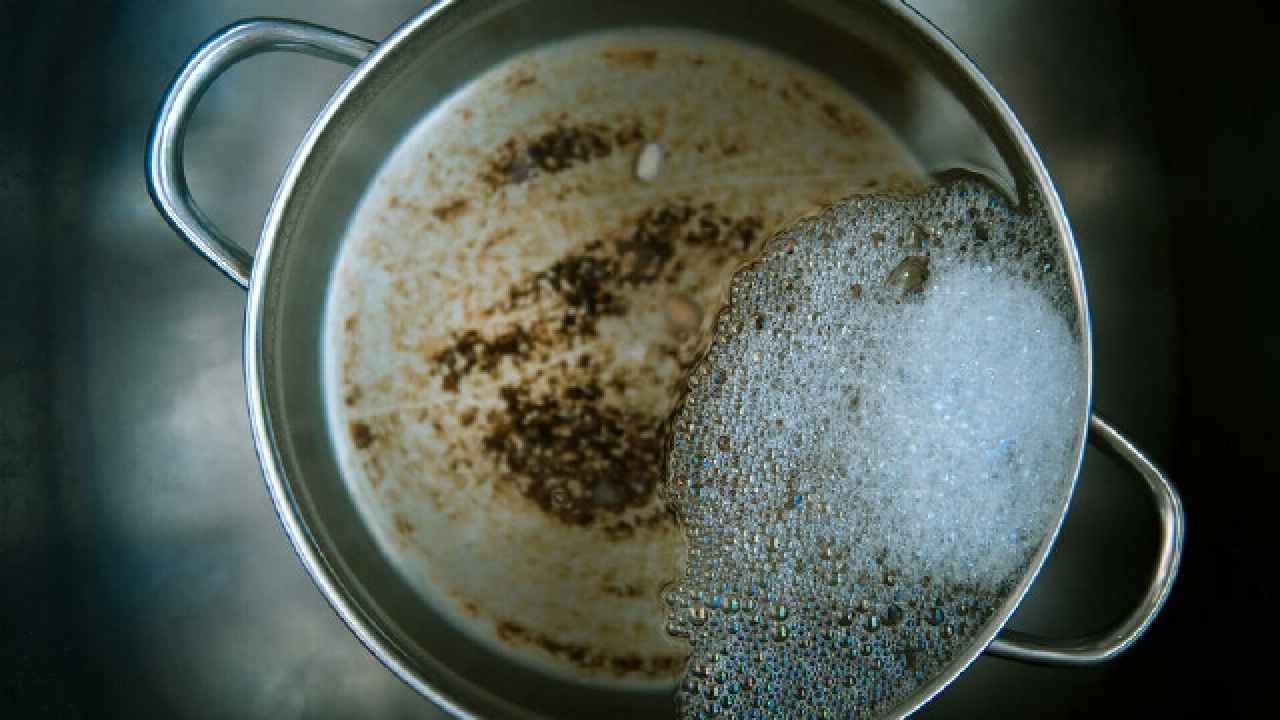 Как очистить кастрюлю из нержавейки?