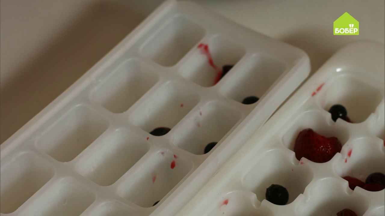 Кубики льда из ягод
