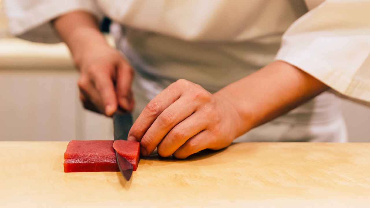 Какой нож нужен для разделки рыбы