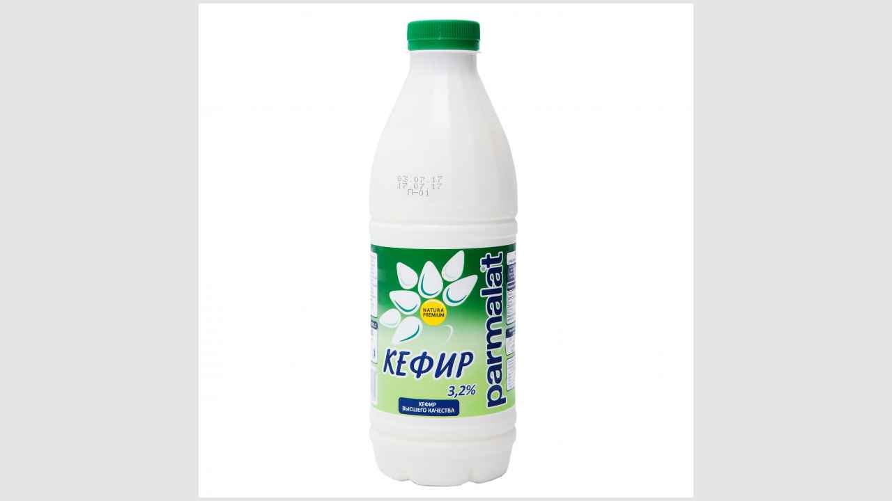 Кефир с массовой долей жира 3,2% Parmalat