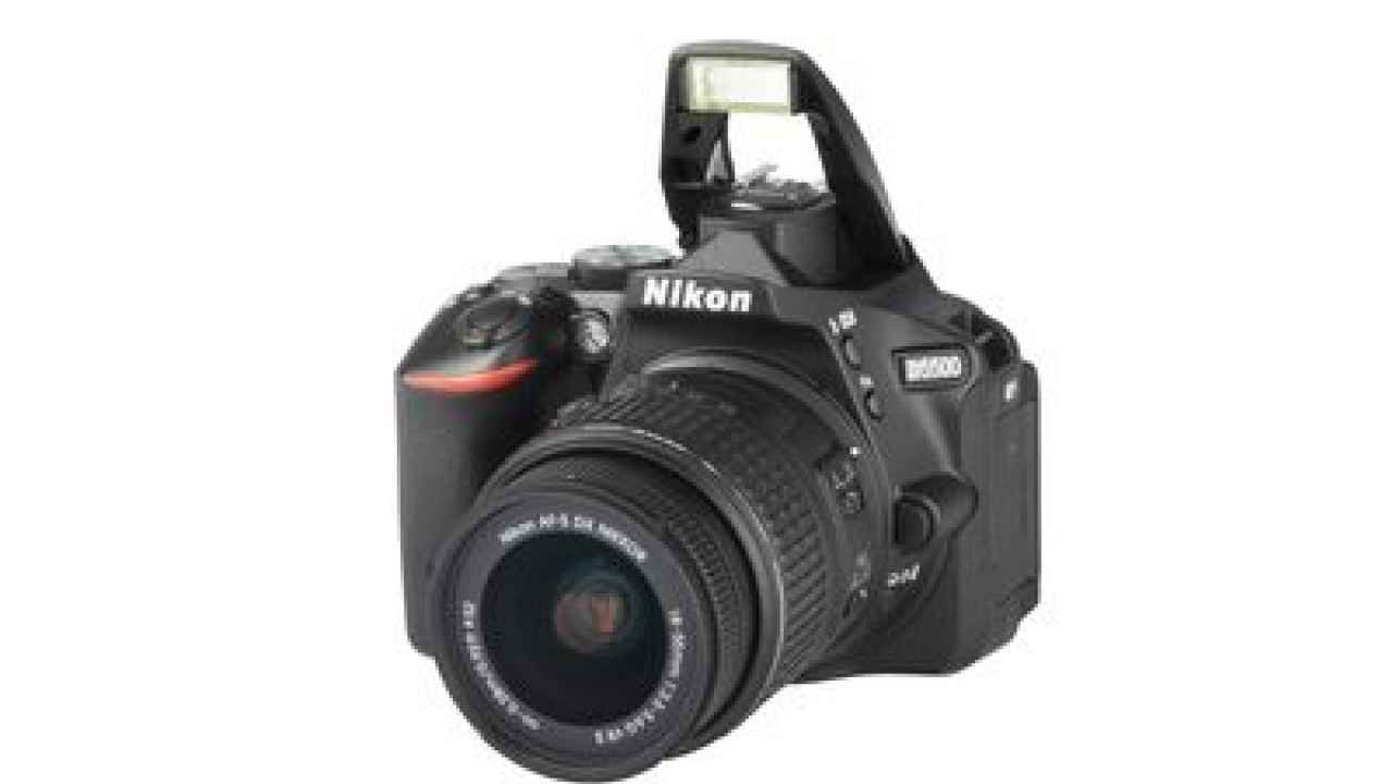 Nikon D5500 + AF-S DX NIKKOR 18-55mm 1:3.5-5.6 G VR II
