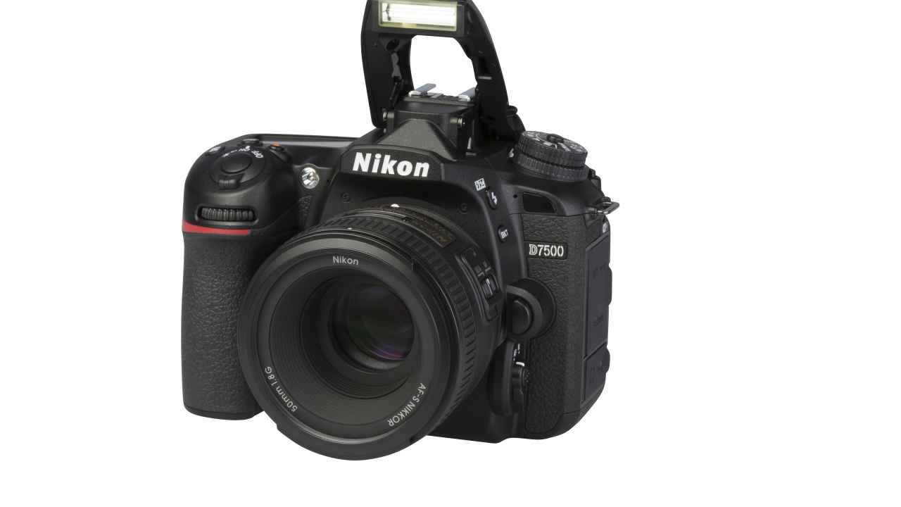 Nikon D7500 + AF-S NIKKOR 50mm 1:1.8 G