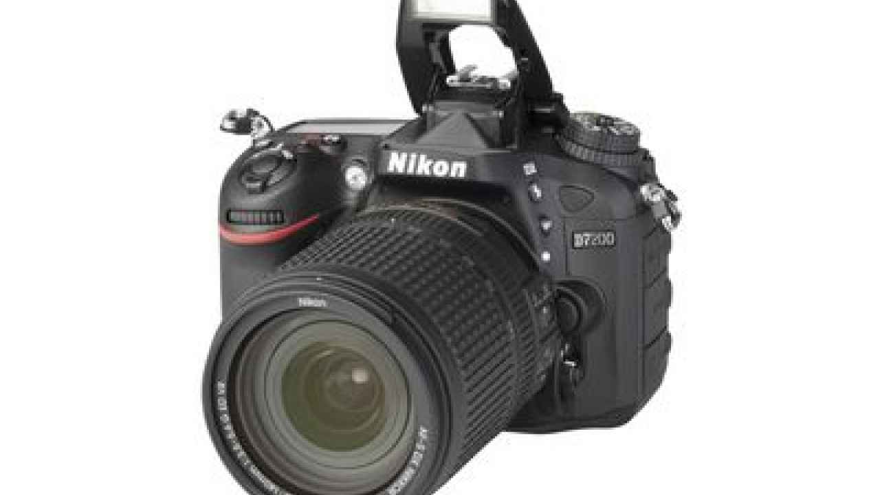 Nikon D7200 + AF-S DX Nikkor 18-140mm 1:3.5-5.6 G ED VR