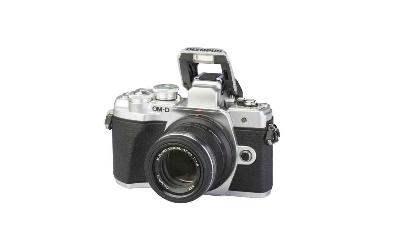 Olympus OM-D E-M10 Mark III + M.ZUIKO DIGITAL 45mm 1:1.8 MSC