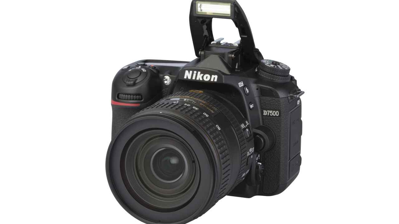 Nikon D7500 + AF-S DX NIKKOR 16–80mm 1:2.8–4 E ED VR