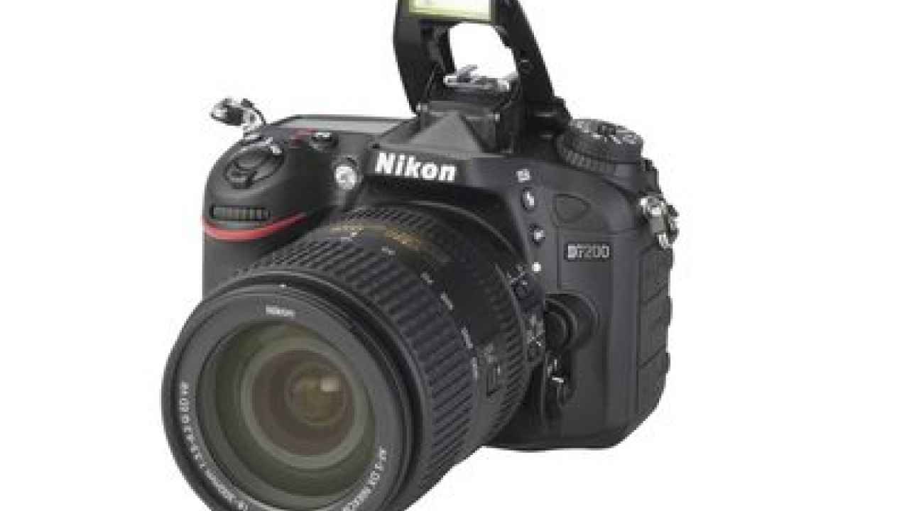 Nikon D7200 + AF-S DX NIKKOR 18-300mm 1:3.5-6.3 G ED VR