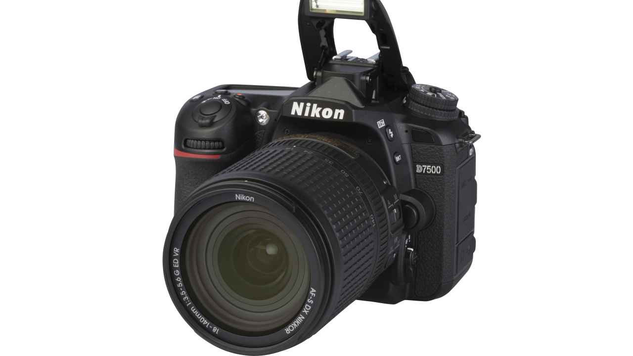 Nikon D7500 + AF-S DX NIKKOR 18-140mm 1:3.5-5.6 G ED VR
