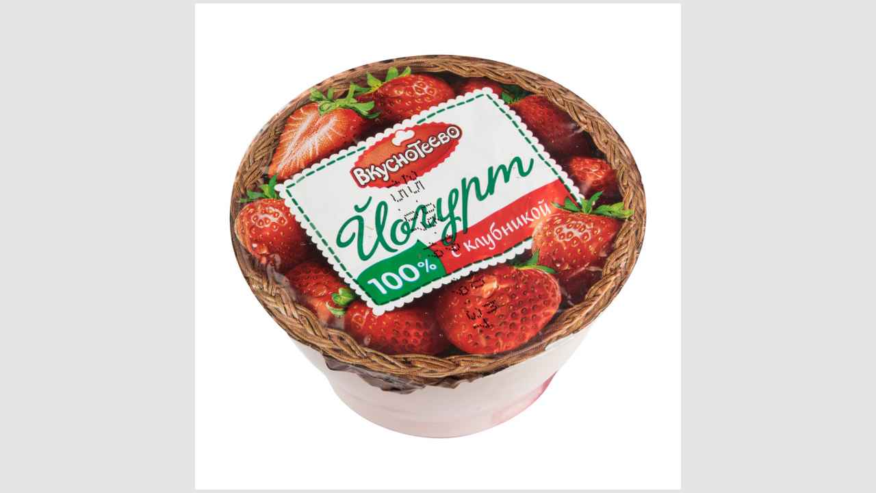 Йогурт с клубникой, массовая доля жира - 3.5 %