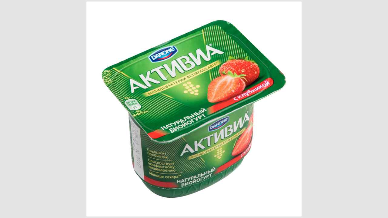 Биойогурт, обогащенный бифидобактериями ActiRegularis, с клубникой. С массовой долей жира 2,9 %